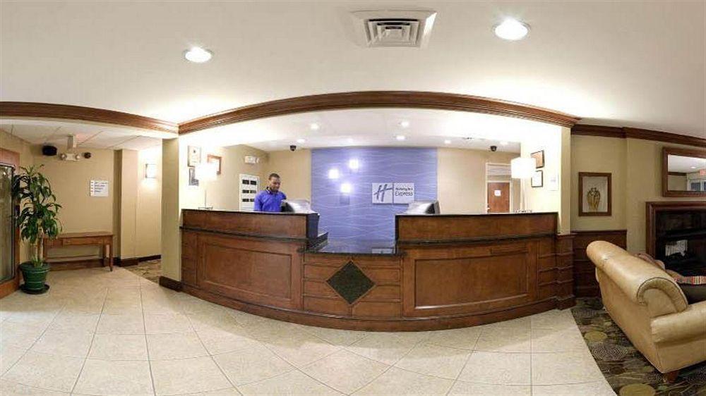 Holiday Inn Express Chapel Hill By Ihg Exterior photo