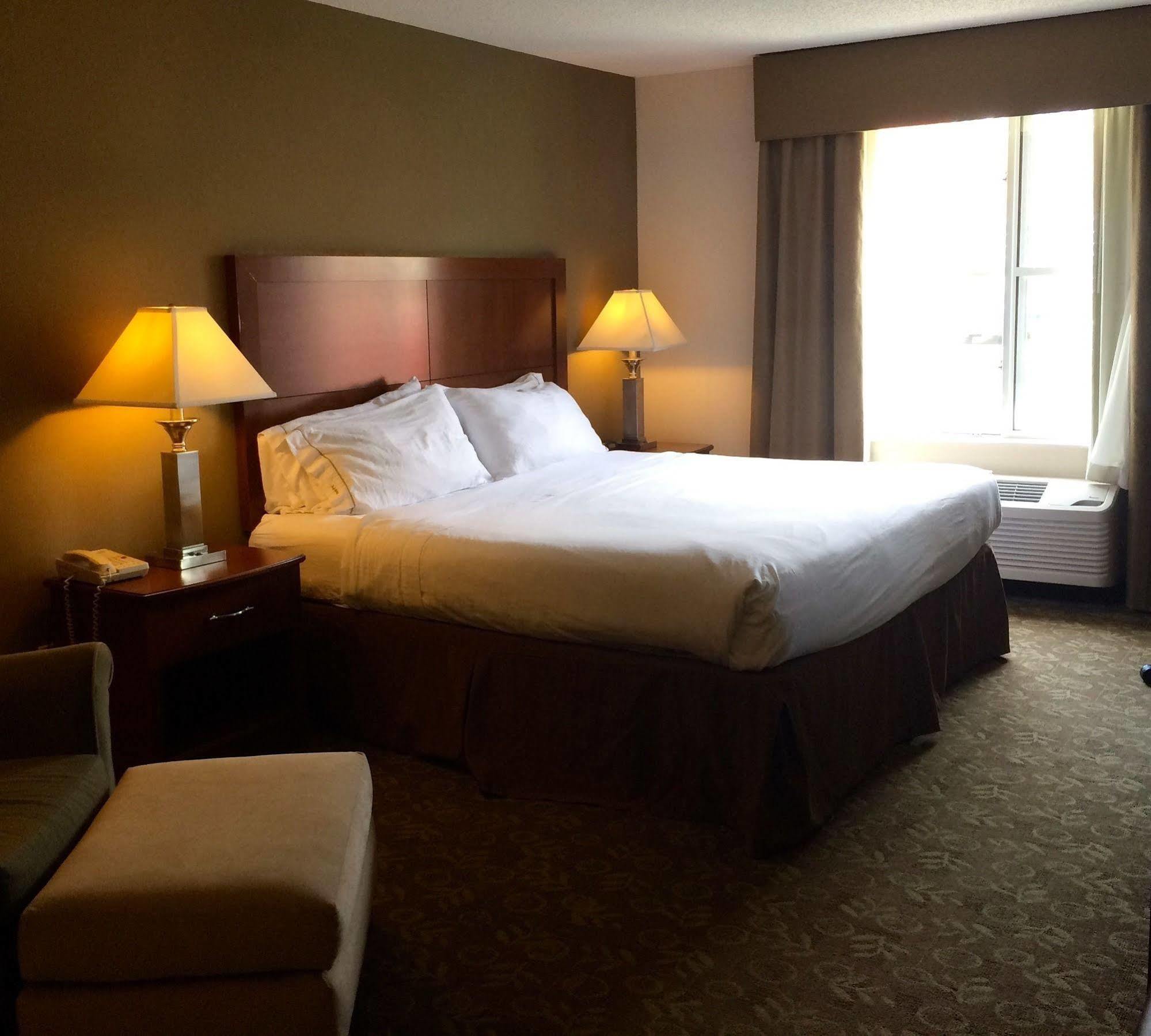 Holiday Inn Express Chapel Hill By Ihg Exterior photo
