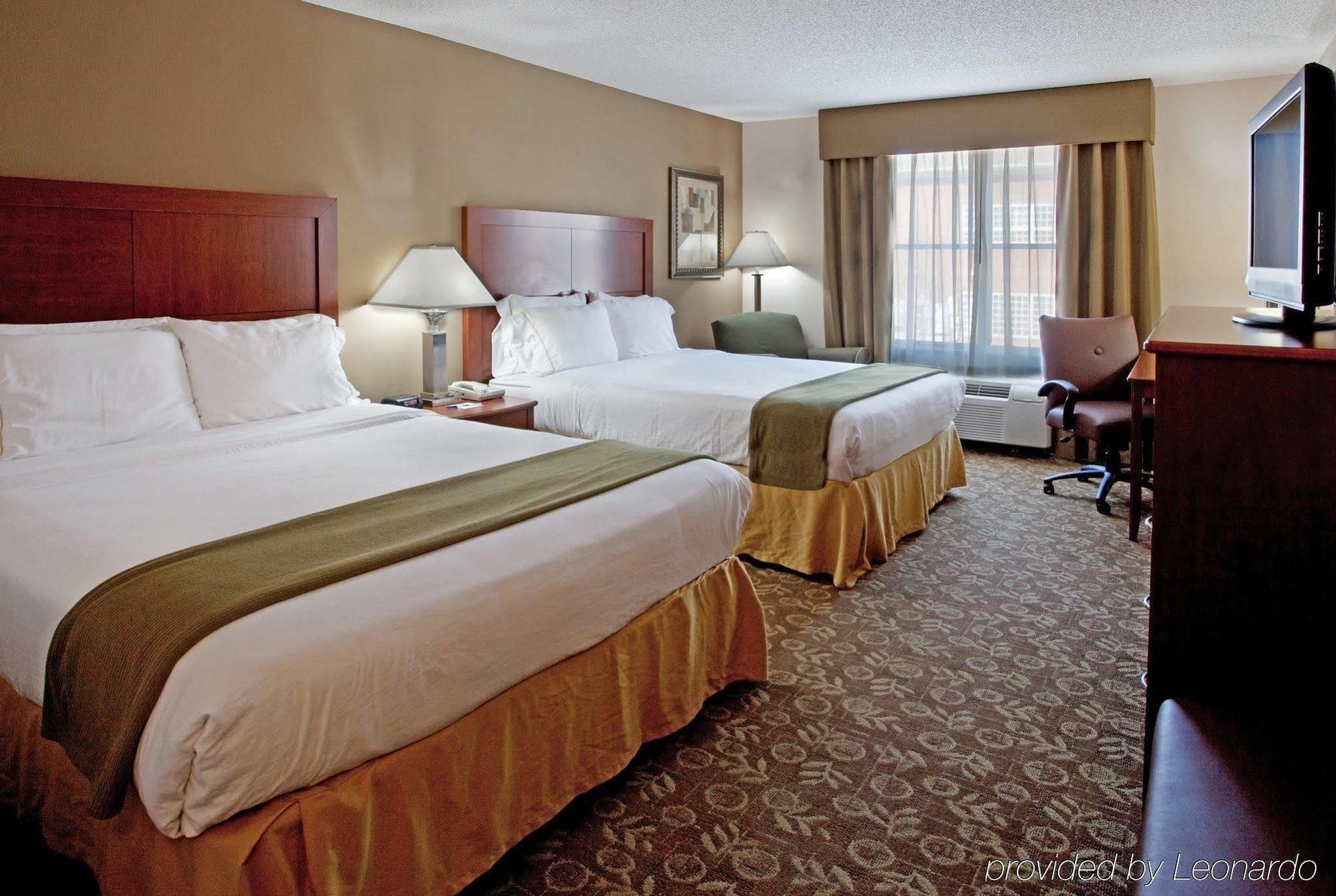 Holiday Inn Express Chapel Hill By Ihg Exterior photo