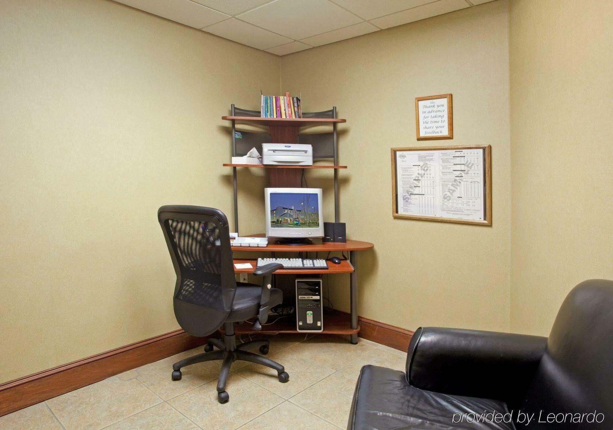 Holiday Inn Express Chapel Hill By Ihg Room photo